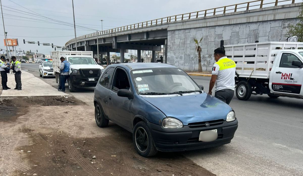 Choque por alcance moviliza a cuerpos de auxilio en el bulevar Ejército Mexicano