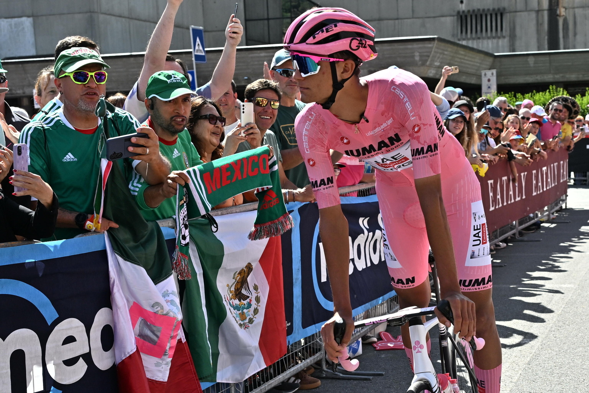 Isaac del Toro en el Giro de Italia (EFE)