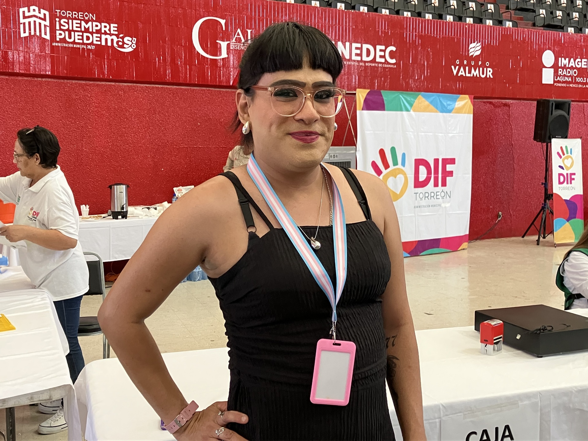 Integrantes de colectivos LGBTI, como Red Trans Laguna, se preparan para la Marcha del Orgullo 2025 en Gómez Palacio y Lerdo, donde exigirán el reconocimiento legal del cambio de identidad de género en Durango.







