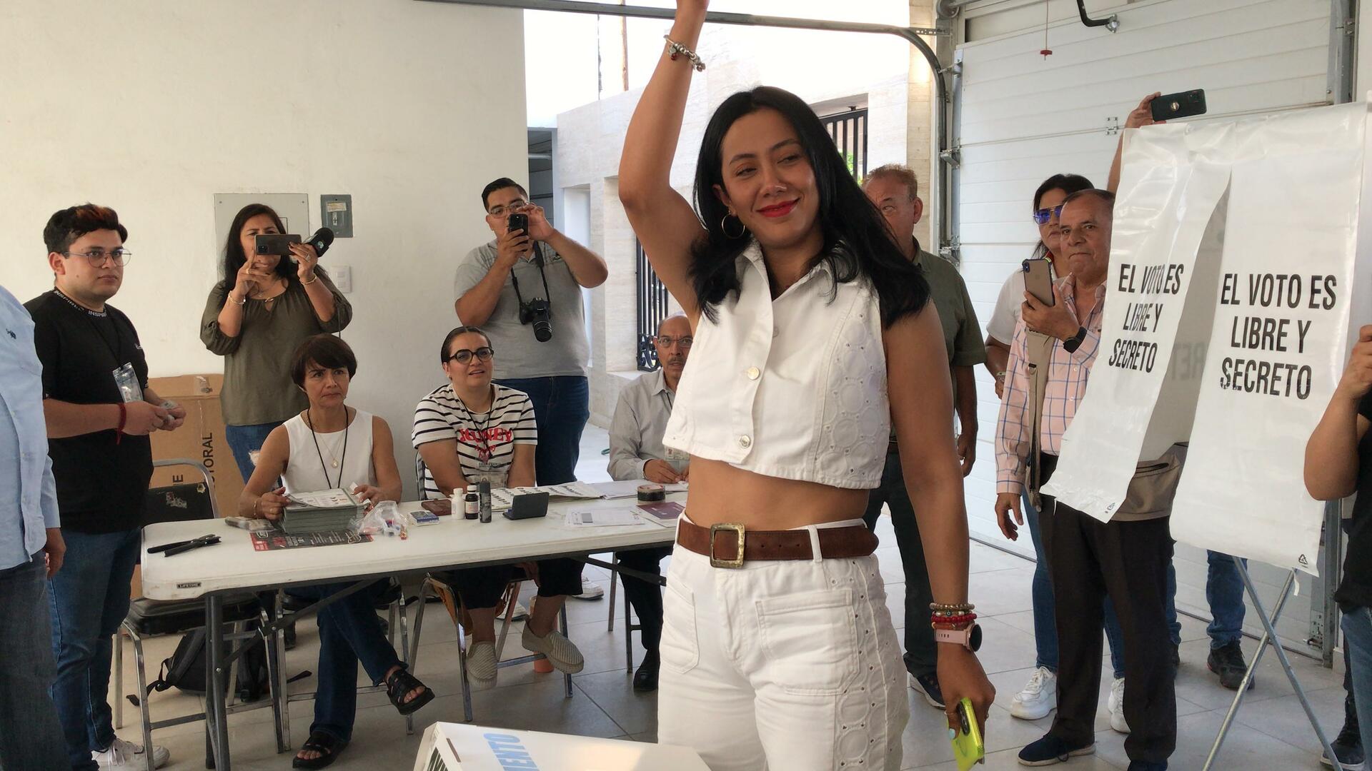 Betzabé Martínez acude a votar y dice que no le gusta contaminarse de ‘fake news’