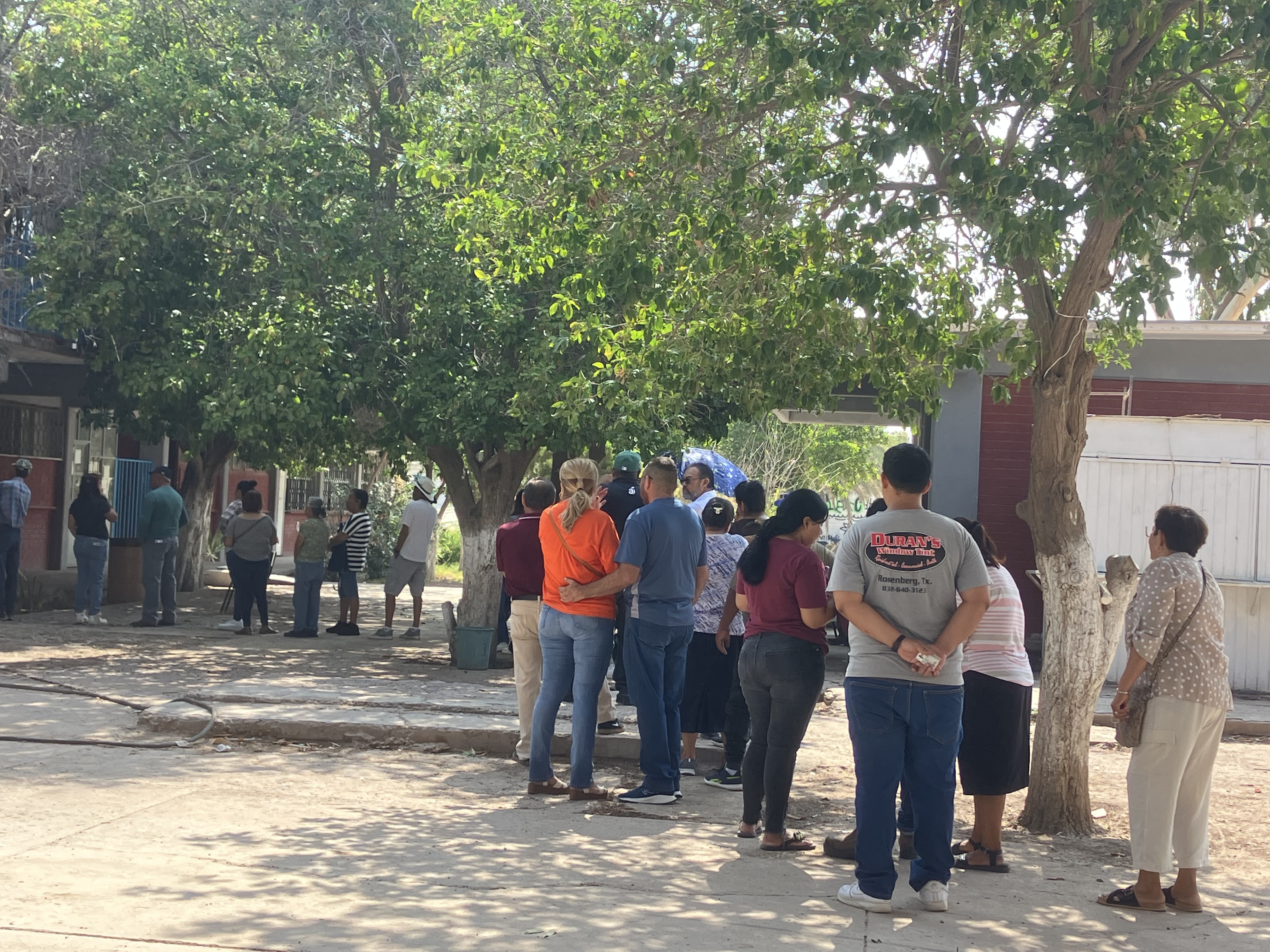 Adultos mayores preguntan cómo van a votar en elección judicial