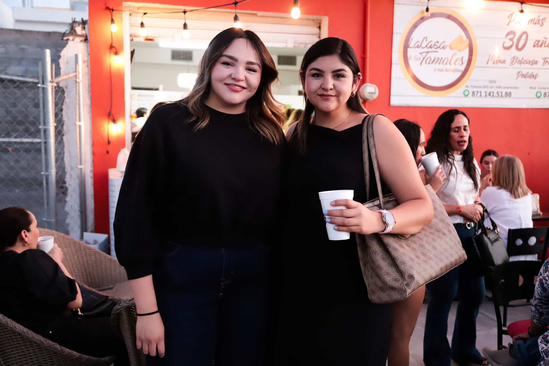 Yasmin Galindo y Luisa Galindo.