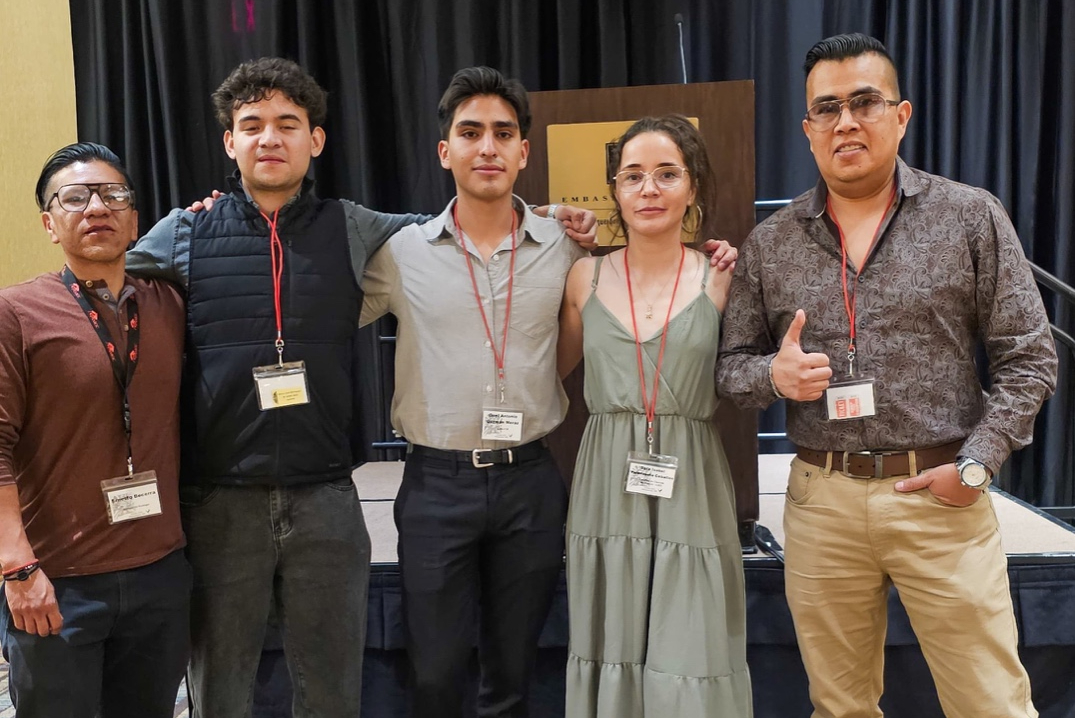 Estudiantes y académicos de la Facultad de Ciencias Biológicas del campus Gómez Palacio destacan en la reunión anual de SWAN con investigaciones sobre tortugas endémicas, microbiología vegetal y genética de serpientes, ganando reconocimientos clave y ampliando sus redes de colaboración internacional. (FOTO: CORTESÍA)


