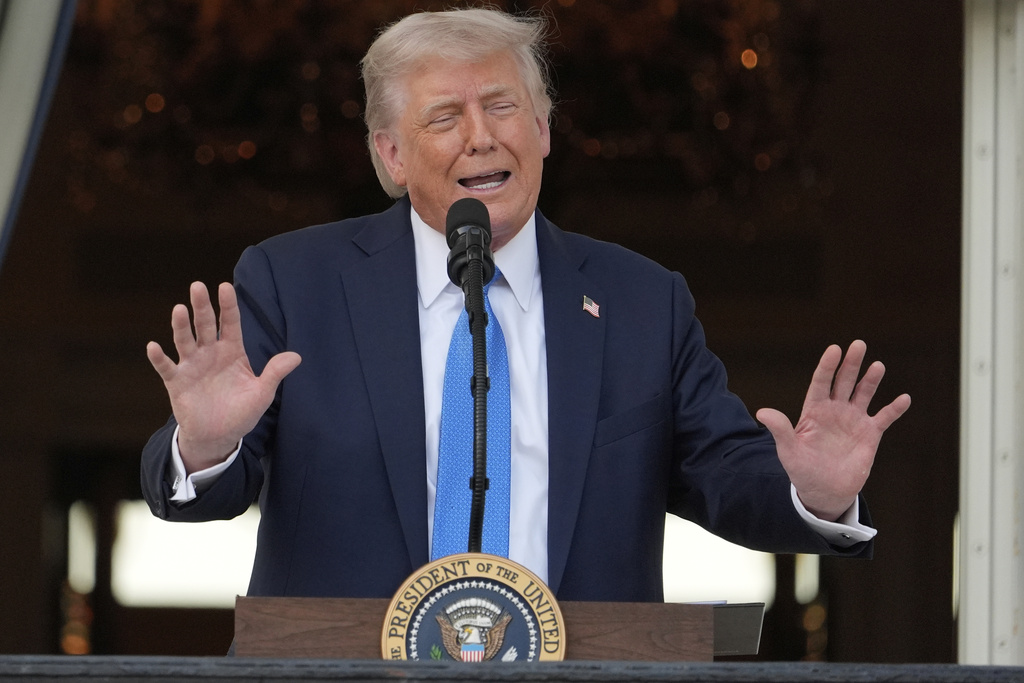 Trump prohíbe la entrada a EUA a viajeros de doce países, ¿cuáles son?
