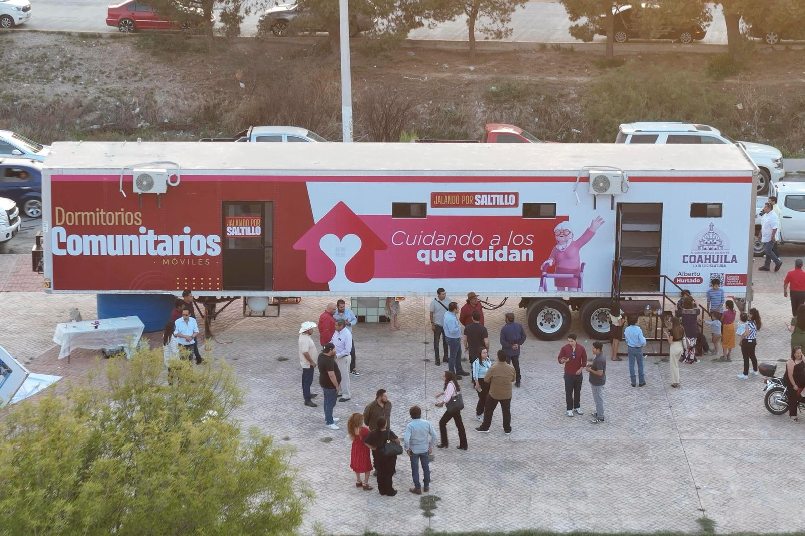 Inauguran “Dormitorios comunitarios móviles” a las afueras del Hospital General de Saltillo