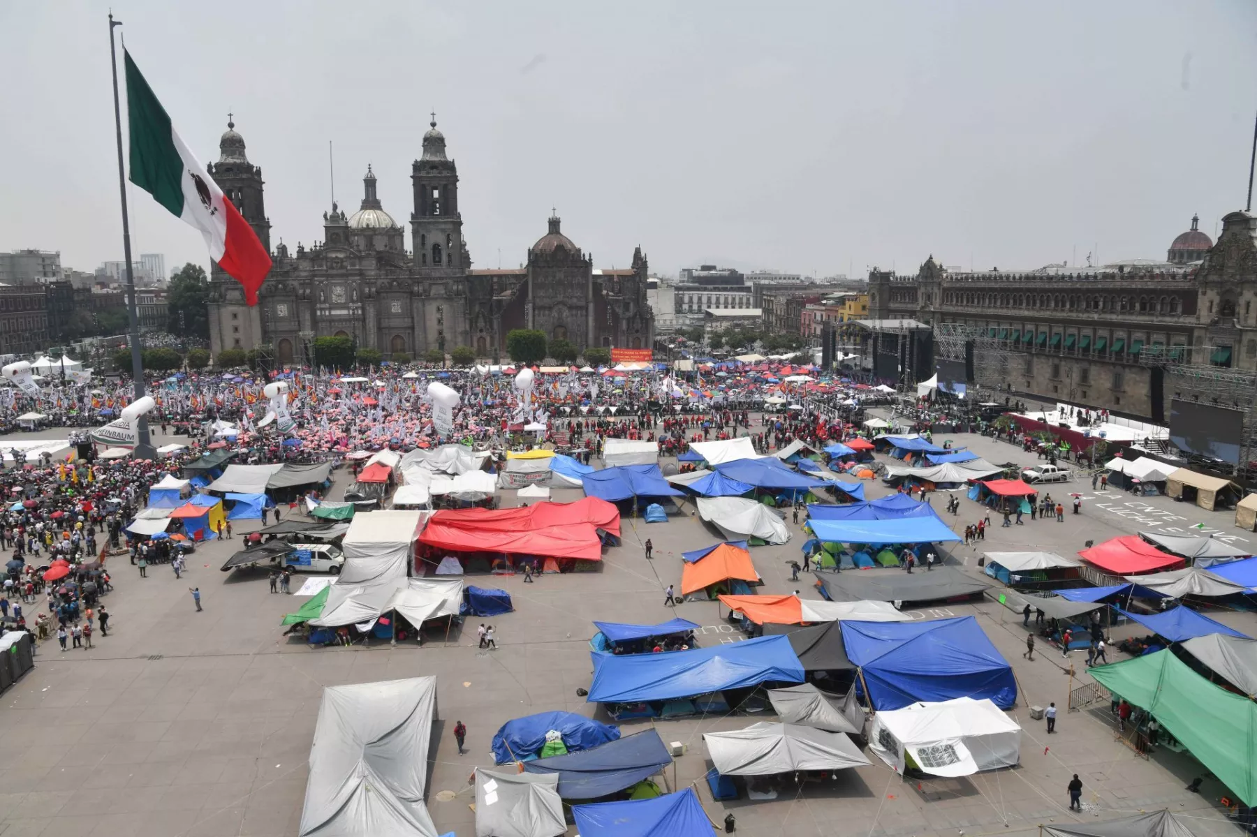 CNTE levanta plantón en el Zócalo tras 22 días sin ser recibidos por Claudia Sheinbaum