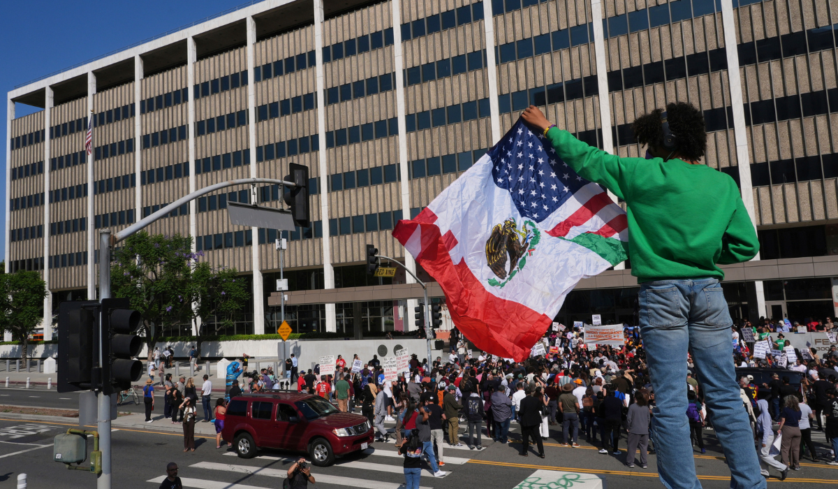 Docenas arrestadas en Los Ángeles por agentes federales de inmigración