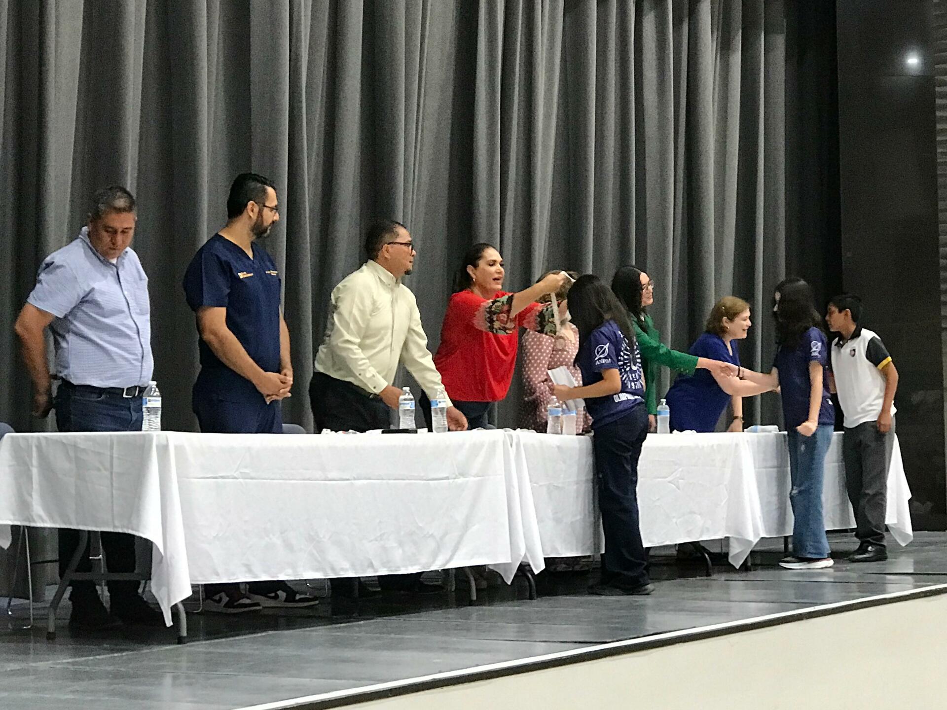 Premian a alumnos destacados en fase regional de Olimpiadas de Matemáticas