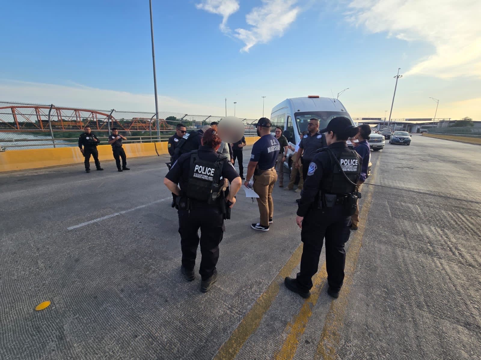 Deportan a un hombre por abusar de un menor