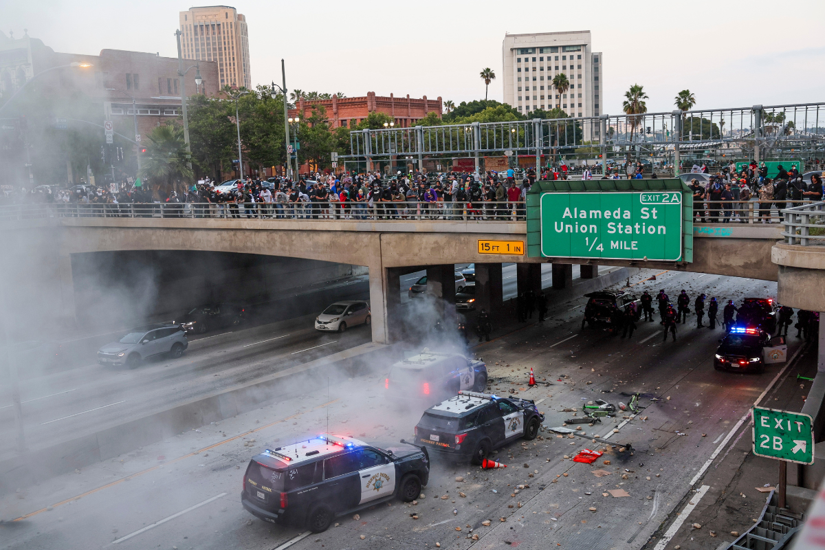 ¿Por qué iniciaron las protestas por migración en Los Ángeles este fin de semana?
