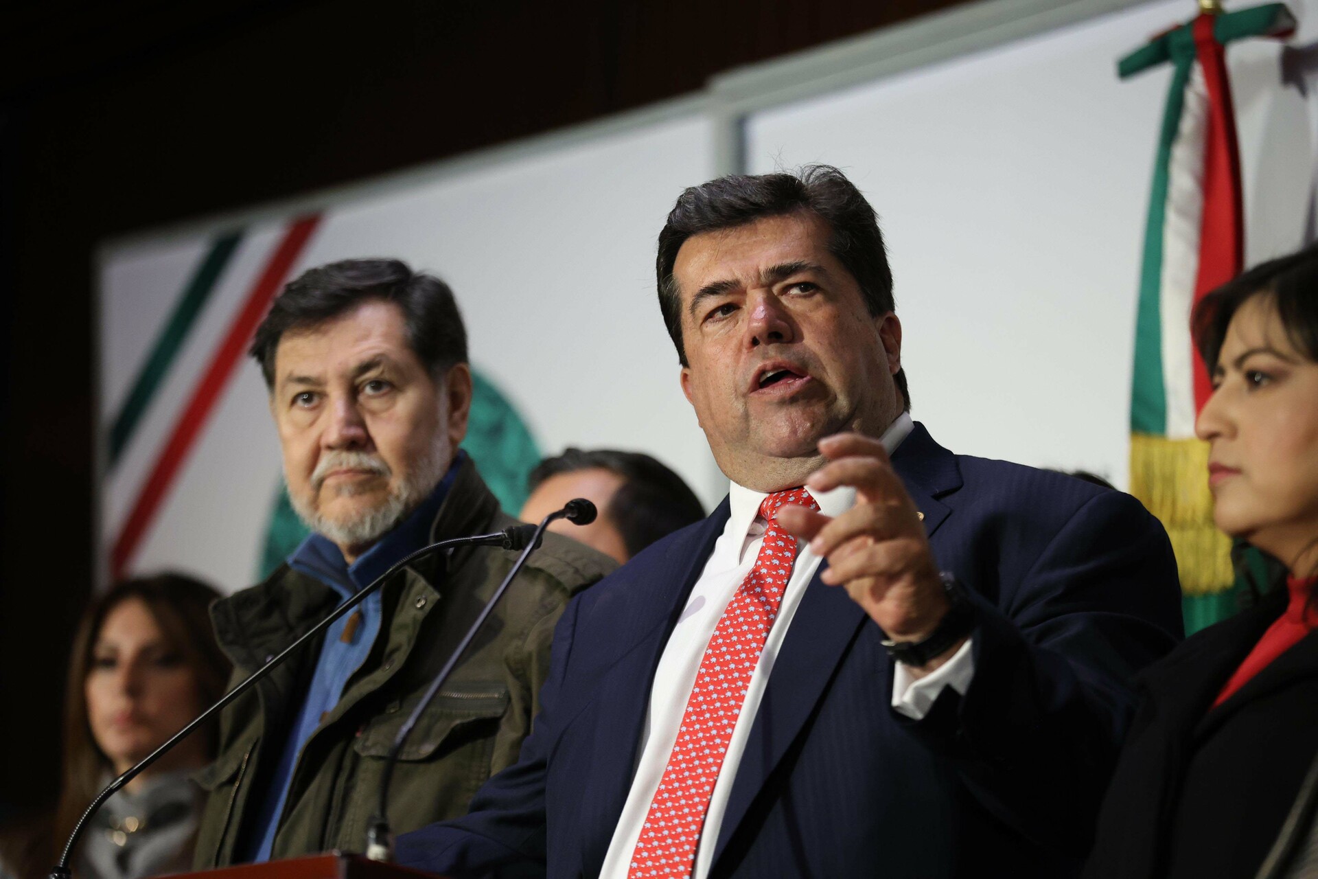 Legisladores hacen turismo con dinero del erario, van más de 100 viajes internacionales