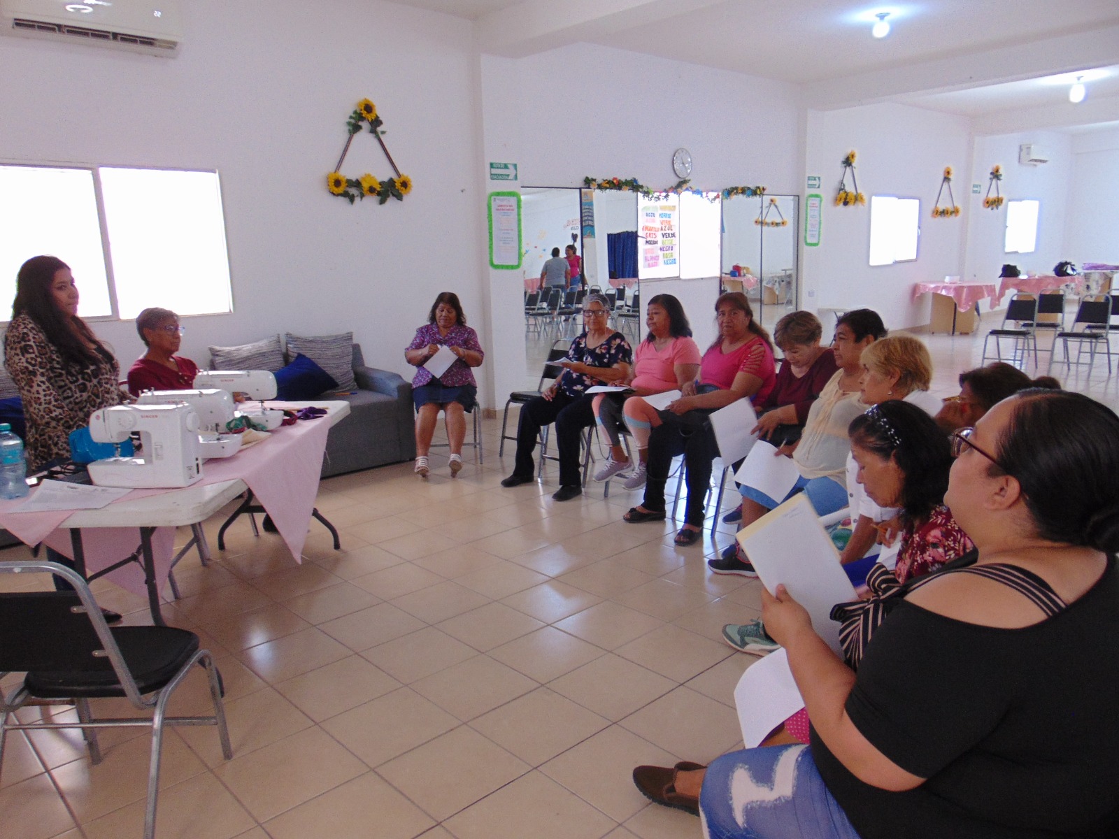 Ofrecen curso de corte y confección a mujeres de San Pedro