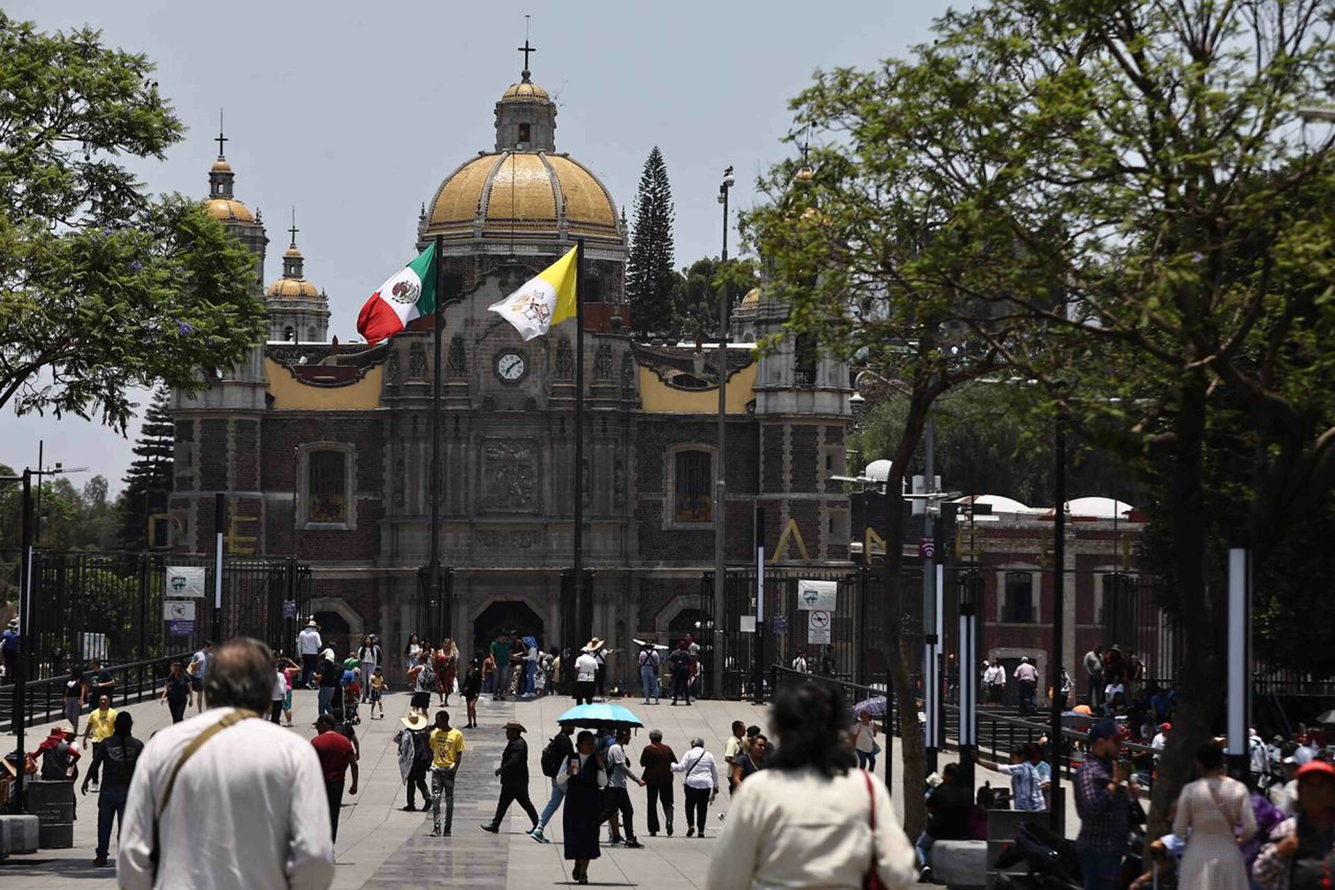 Cadena de Amigos busca llevar a conocer la Basílica de Guadalupe a 20 mamás y sus pequeños
