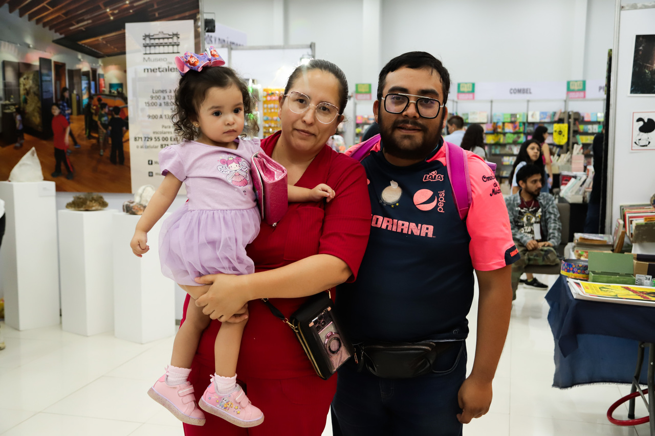 Diana Mireles, Atenea Candelas y José Candelas.