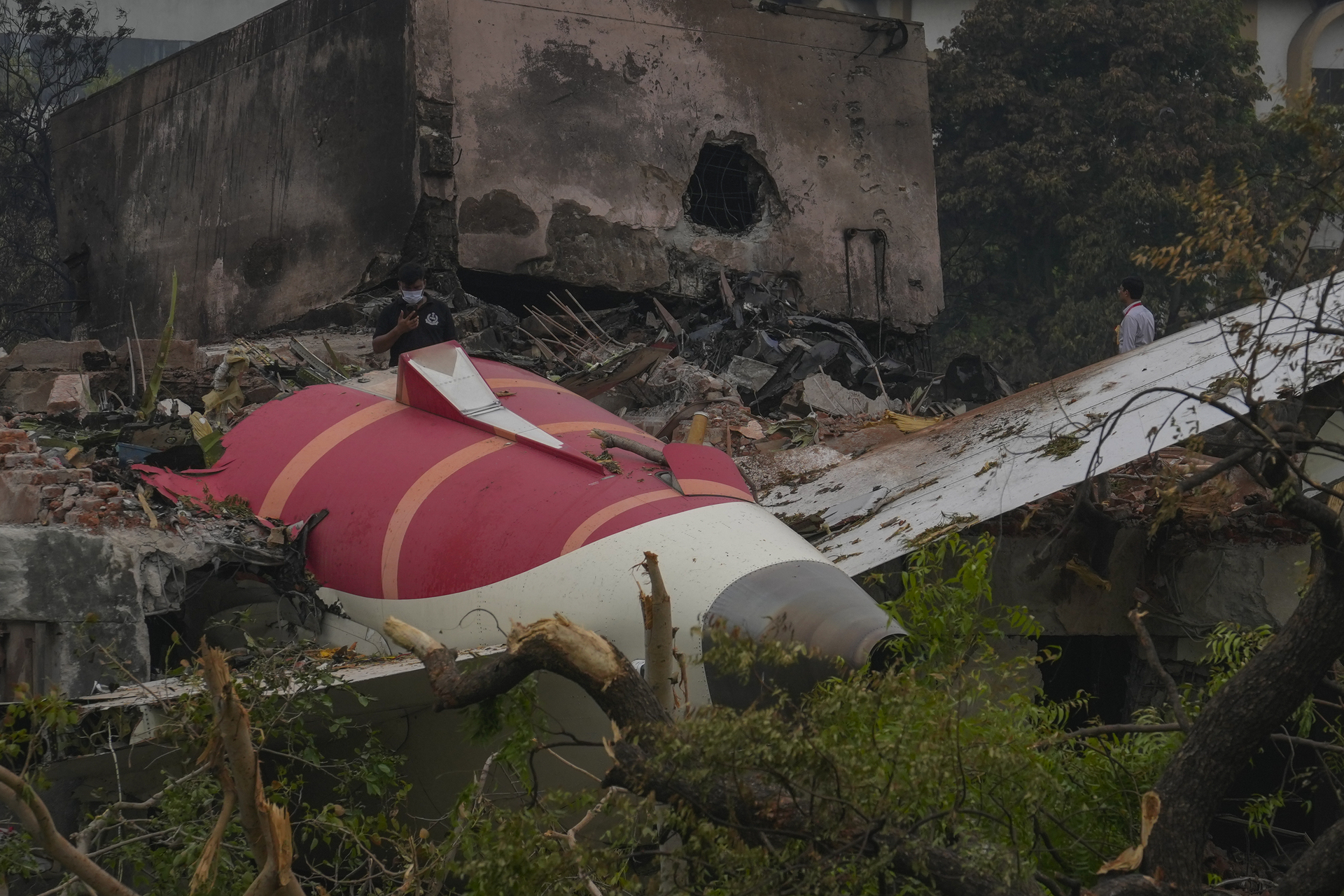 Avionazo en la India; mueren 241 personas