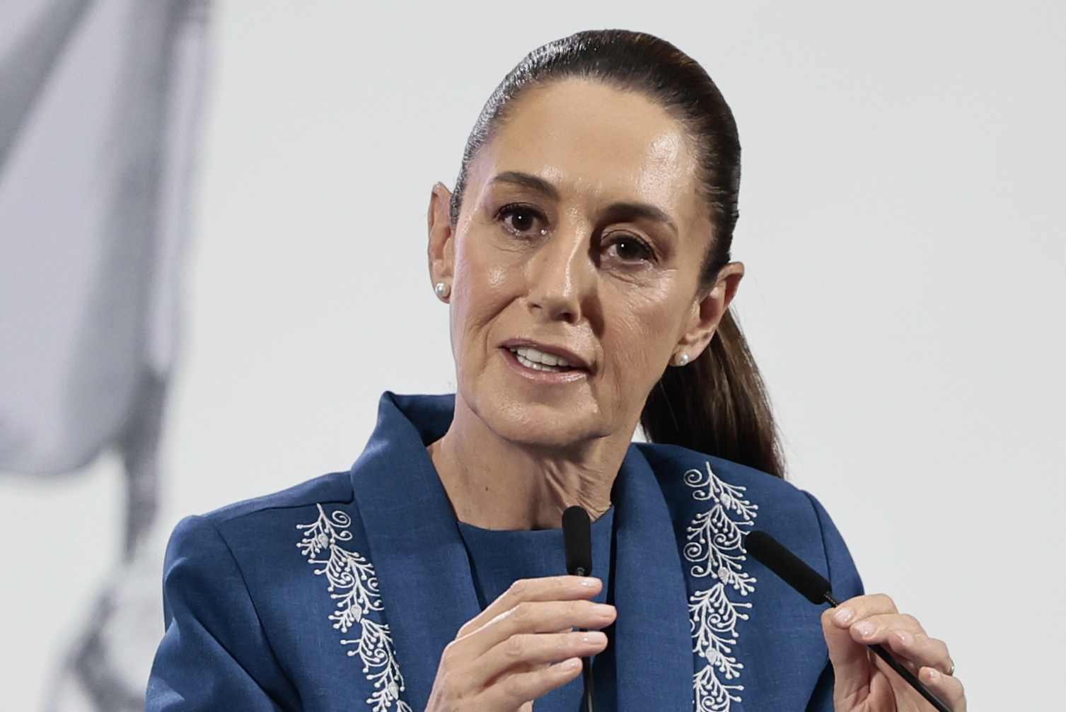 Sheinbaum pide a morenistas dejar de 'hacer política' en redes sociales tras cancelación de visa a consejera estatal