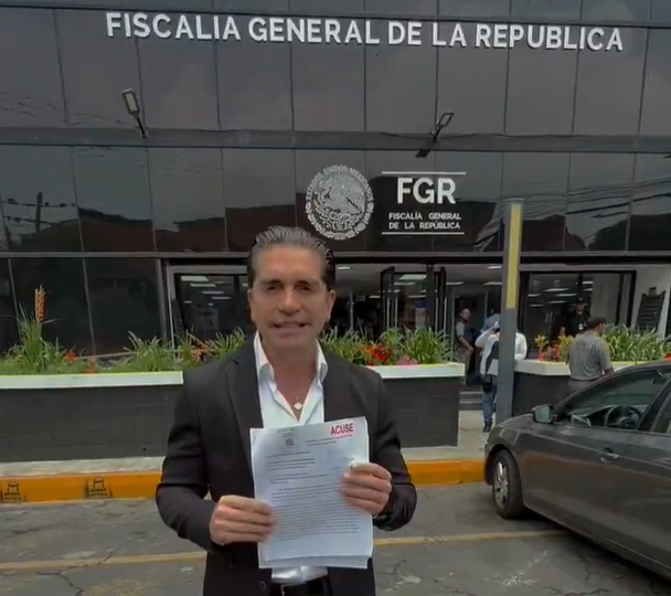 Senador Luis Fernando Salazar denuncia, ahora en Fiscalía General de la República, al alcalde de Torreón