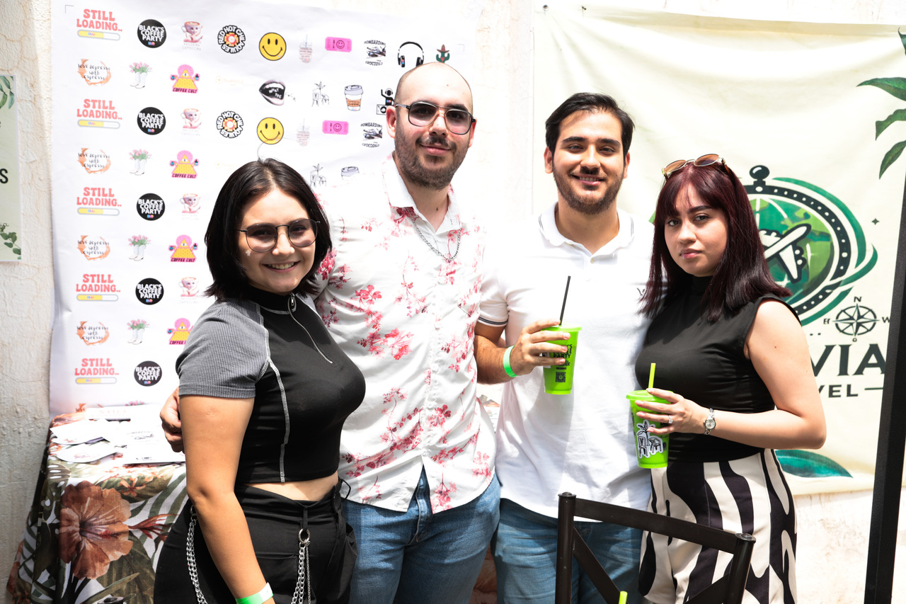 Tania, Carlos, Ángel y Paulina.