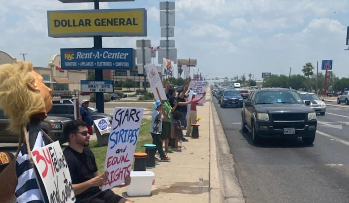 Participan ciudadanos de Eagle Pass en protestas por redadas