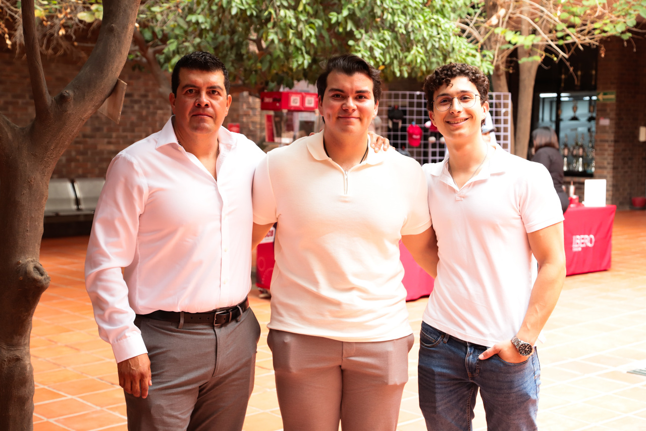 Genaro Guillén, Diego Guillén y Sami Gidi.