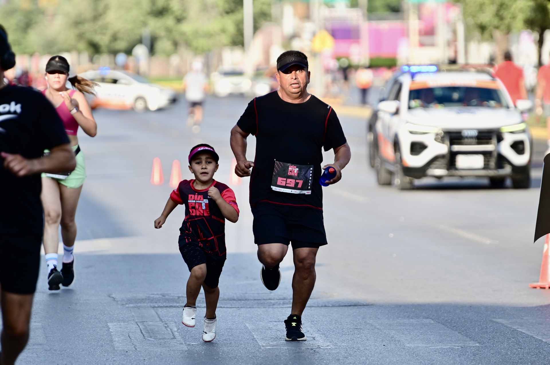 Algunos de los concursantes asistieron a la competencia atlética acompañados por sus hijos, quienes los motivaron
