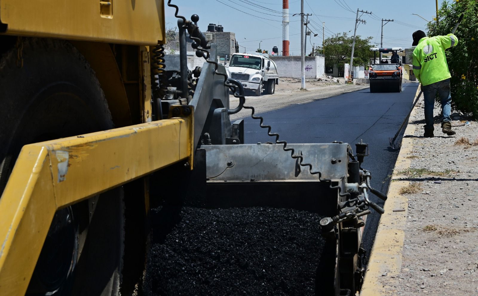 Ponen en marcha la segunda etapa de pavimentación del bulevar El Refugio en Gómez Palacio