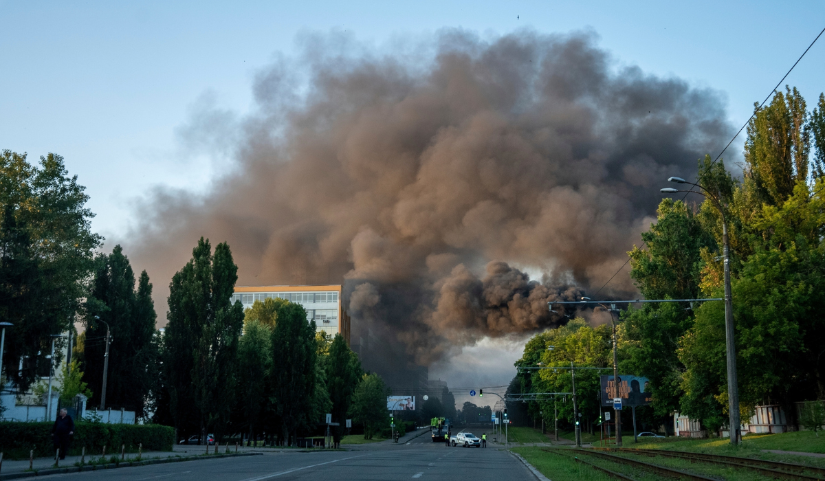 Ataque ruso con drones y misiles en Kiev deja al menos 20 heridos