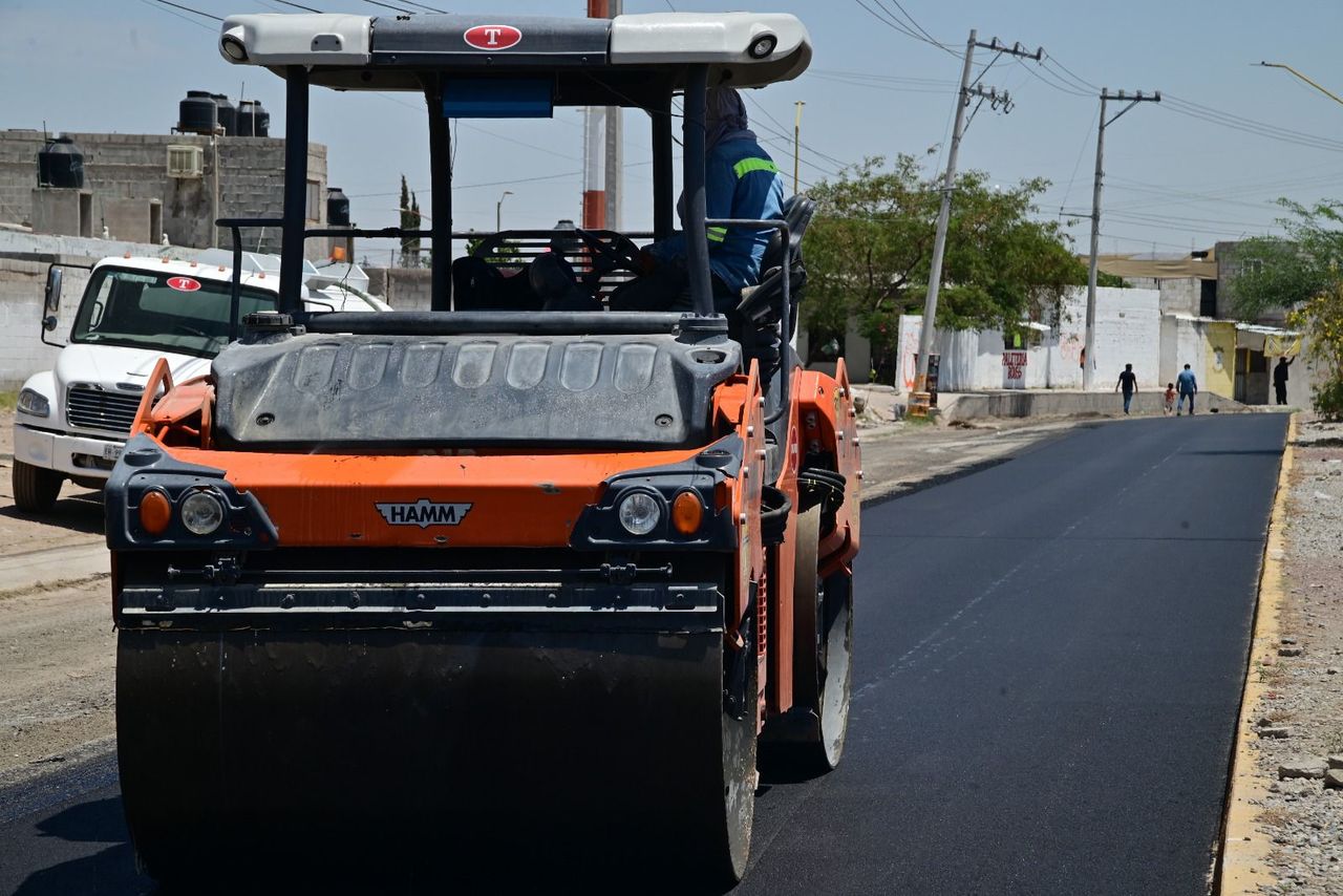 La obra se realiza en un tramo del bulevar El Refugio.