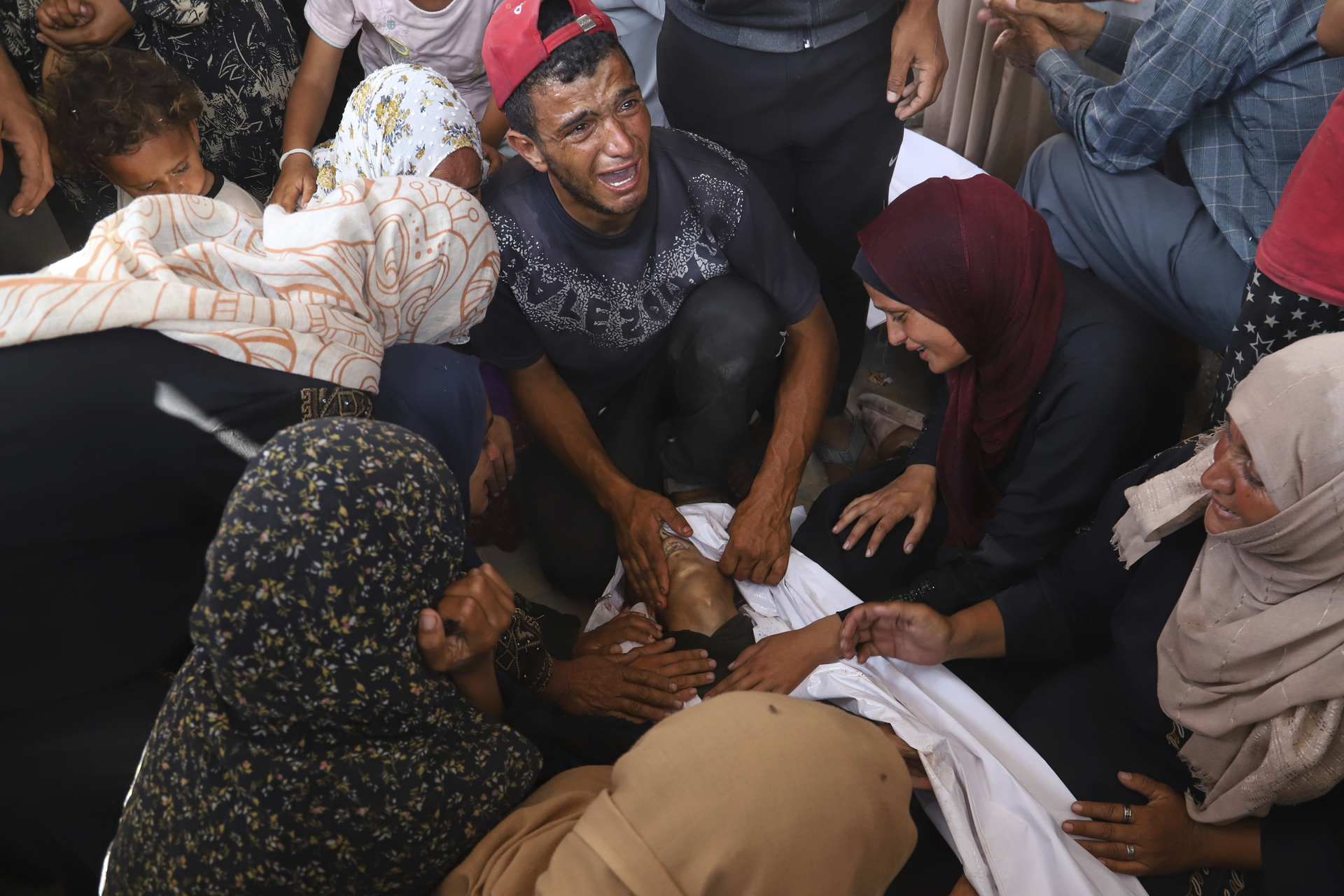 Los ataques israelíes matan a 55 palestinos y hieren a cerca de 400 en el último día