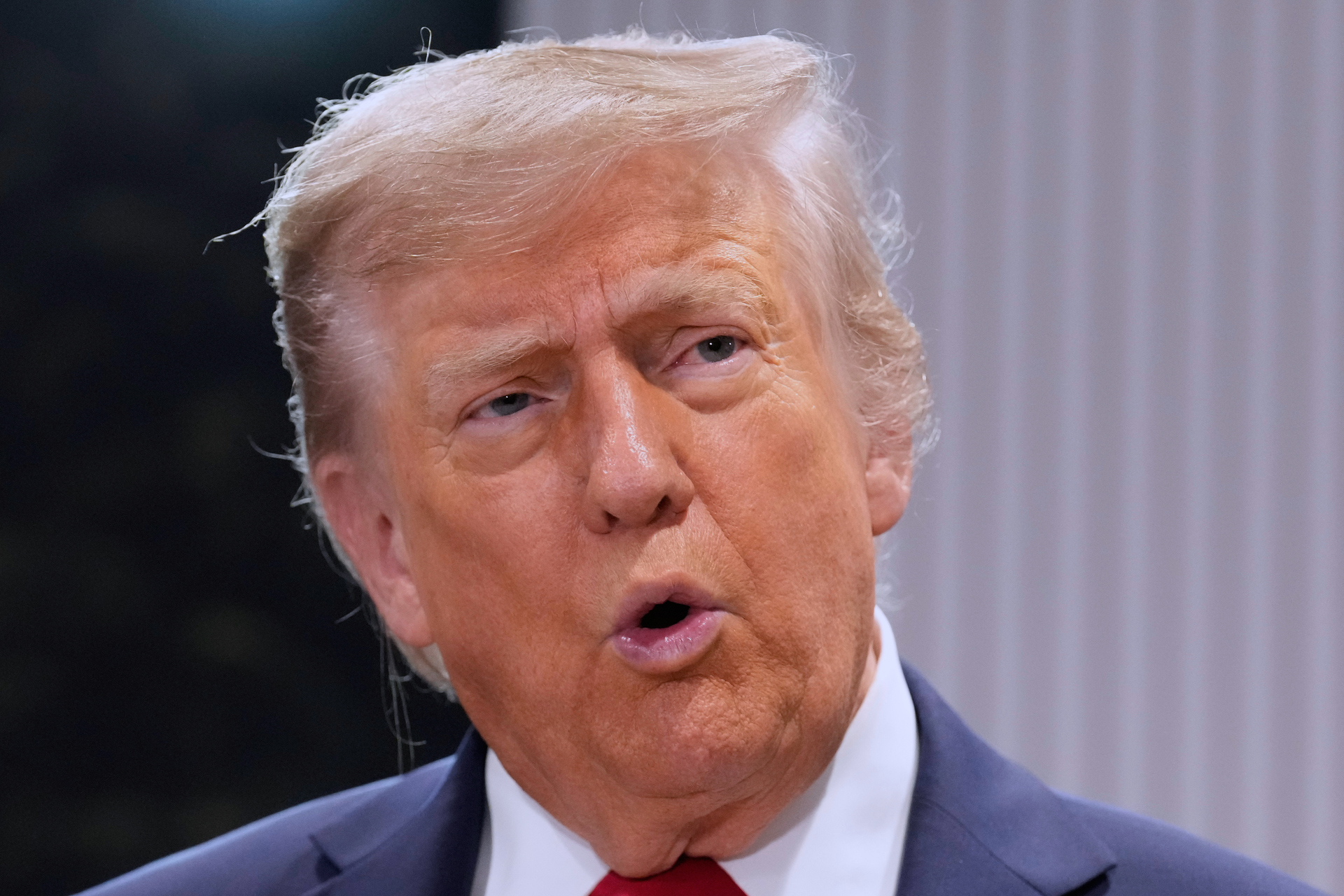 Trump demanda 'rendición incondicional' de Irán y amenaza con matar al ayatolá Ali Jamenei