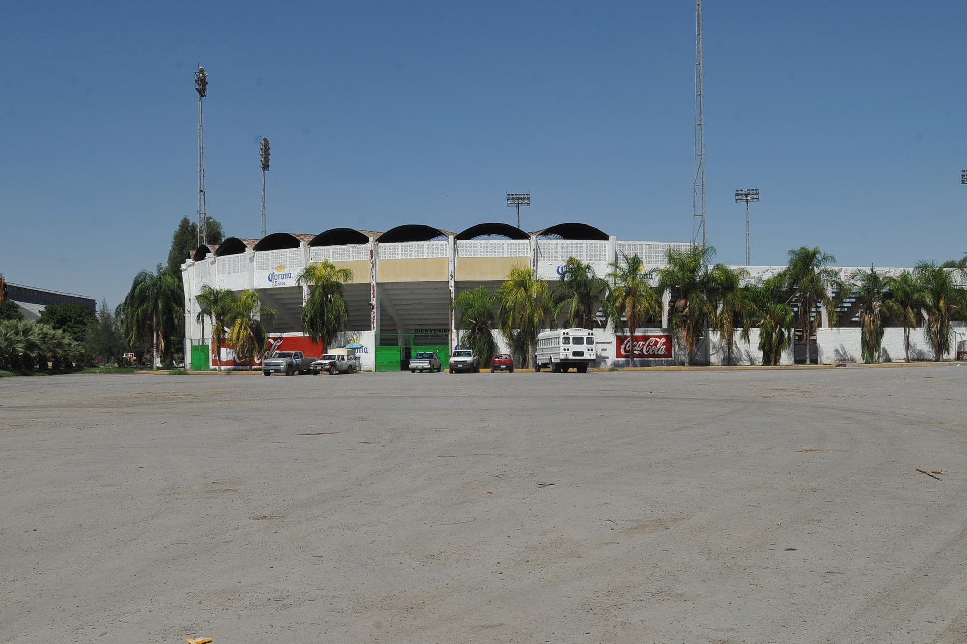 ¿Quién construyó el Estadio Rosa Laguna de Gómez Palacio y cuál es su historia?