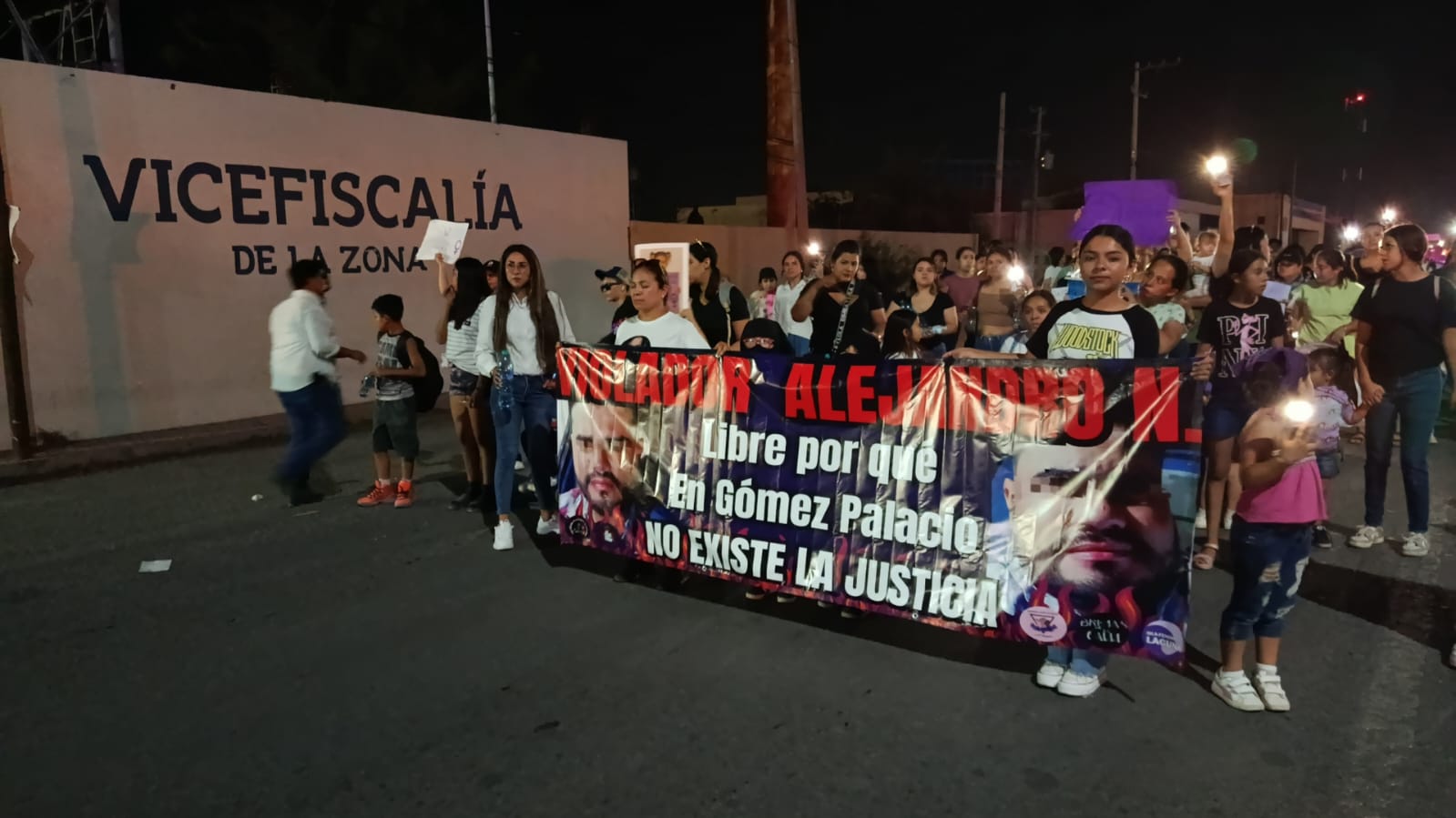 Colectiva protesta por liberación de presunto agresor sexual ante la Vicefiscalía Región Laguna