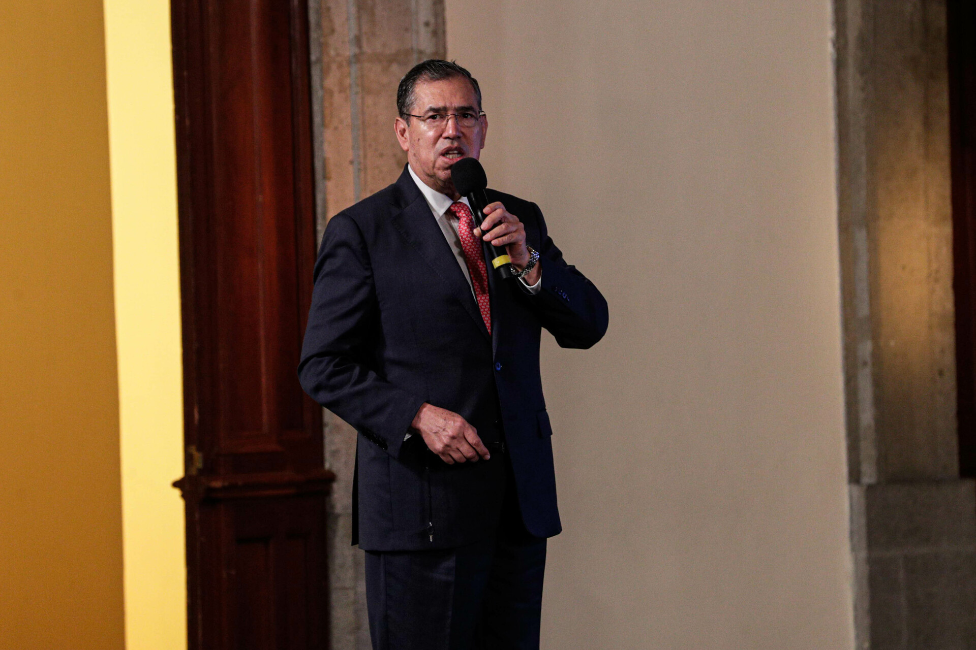 Premian con Consulado a extitular de la Guardia Nacional