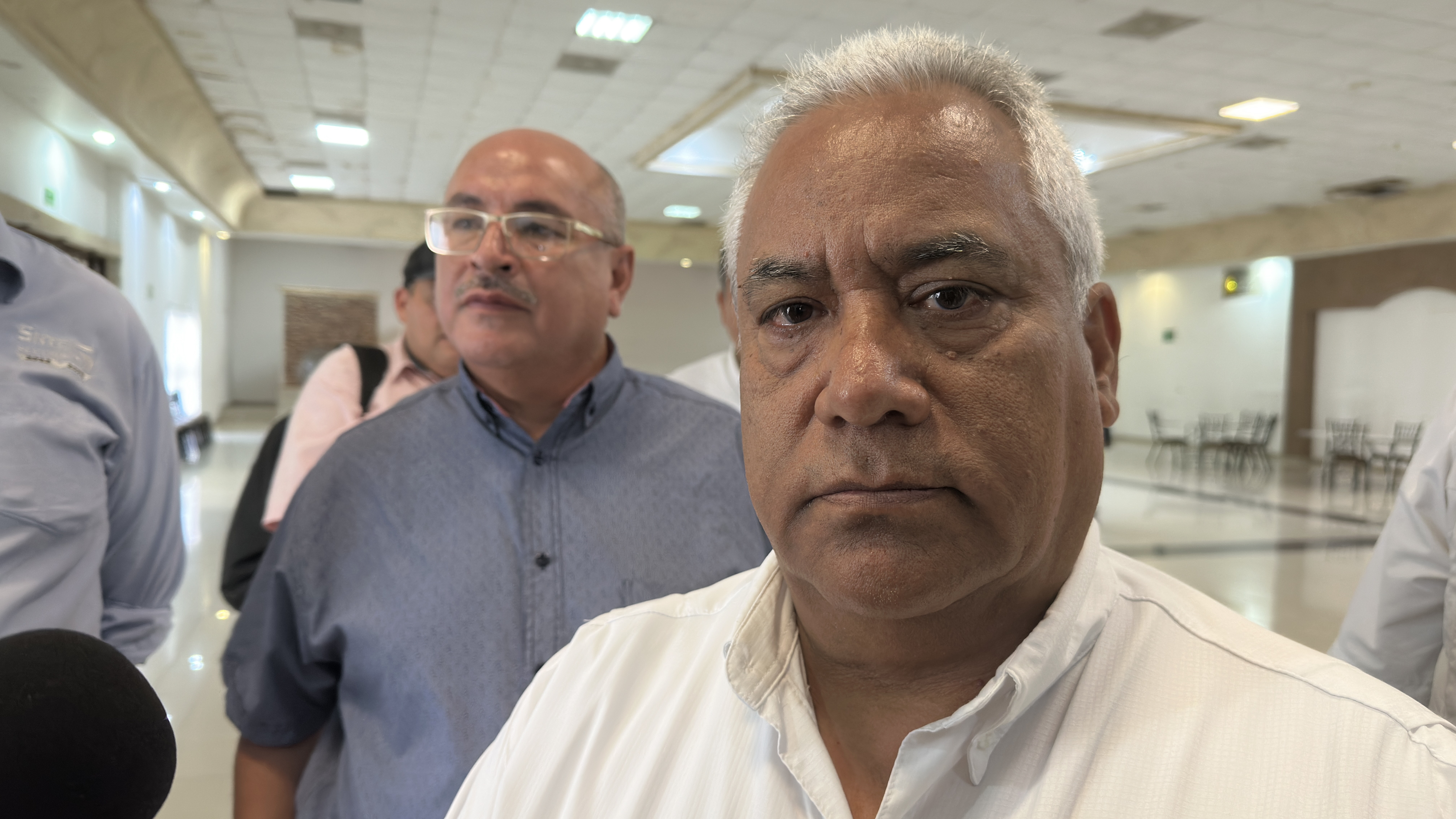 Recibirán maestros aumento salarial de 12%