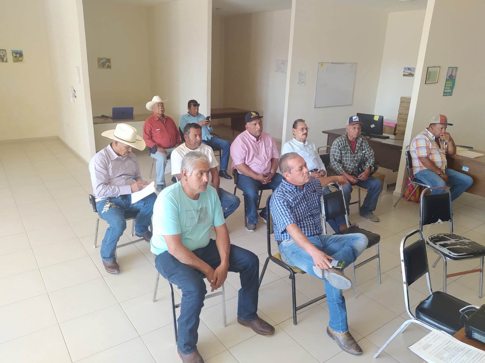 Capacitan a productores de San Pedro sobre gusano barrenador del ganado