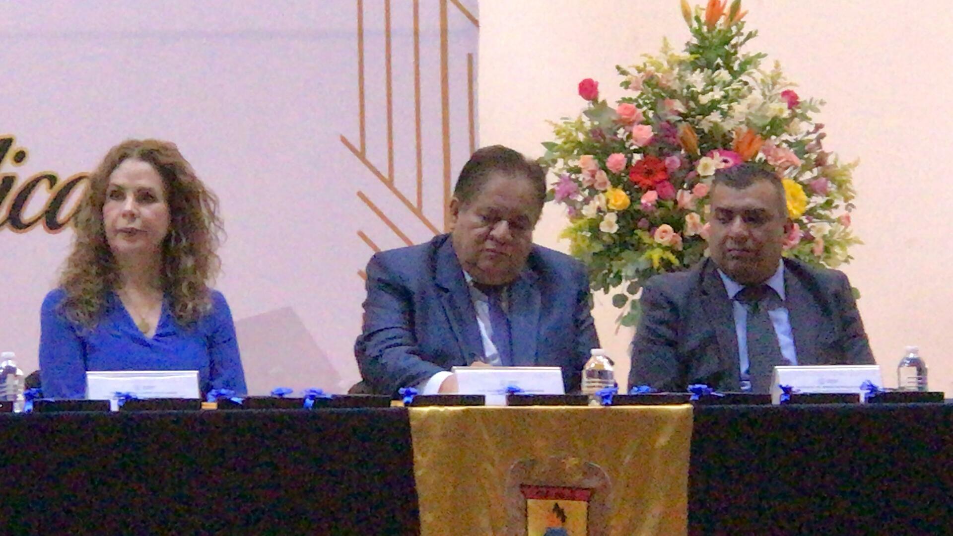 Titular de la ASE rehúye a entrevista; “yo sólo vengo a la graduación”