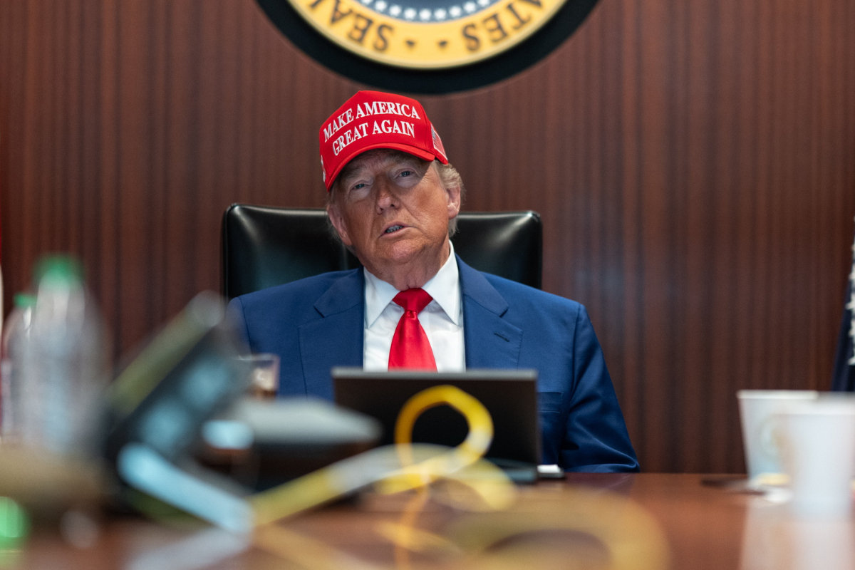 Trump advierte que cualquier ataque iraní será 'respondido con más fuerza que hoy'