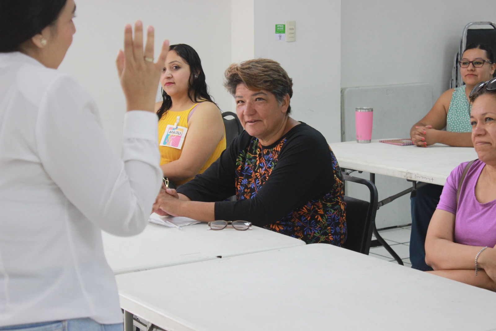 Analizan tema de los golpes y gritos en la crianza de los hijos en el segundo taller que ofreció el IMM Torreón