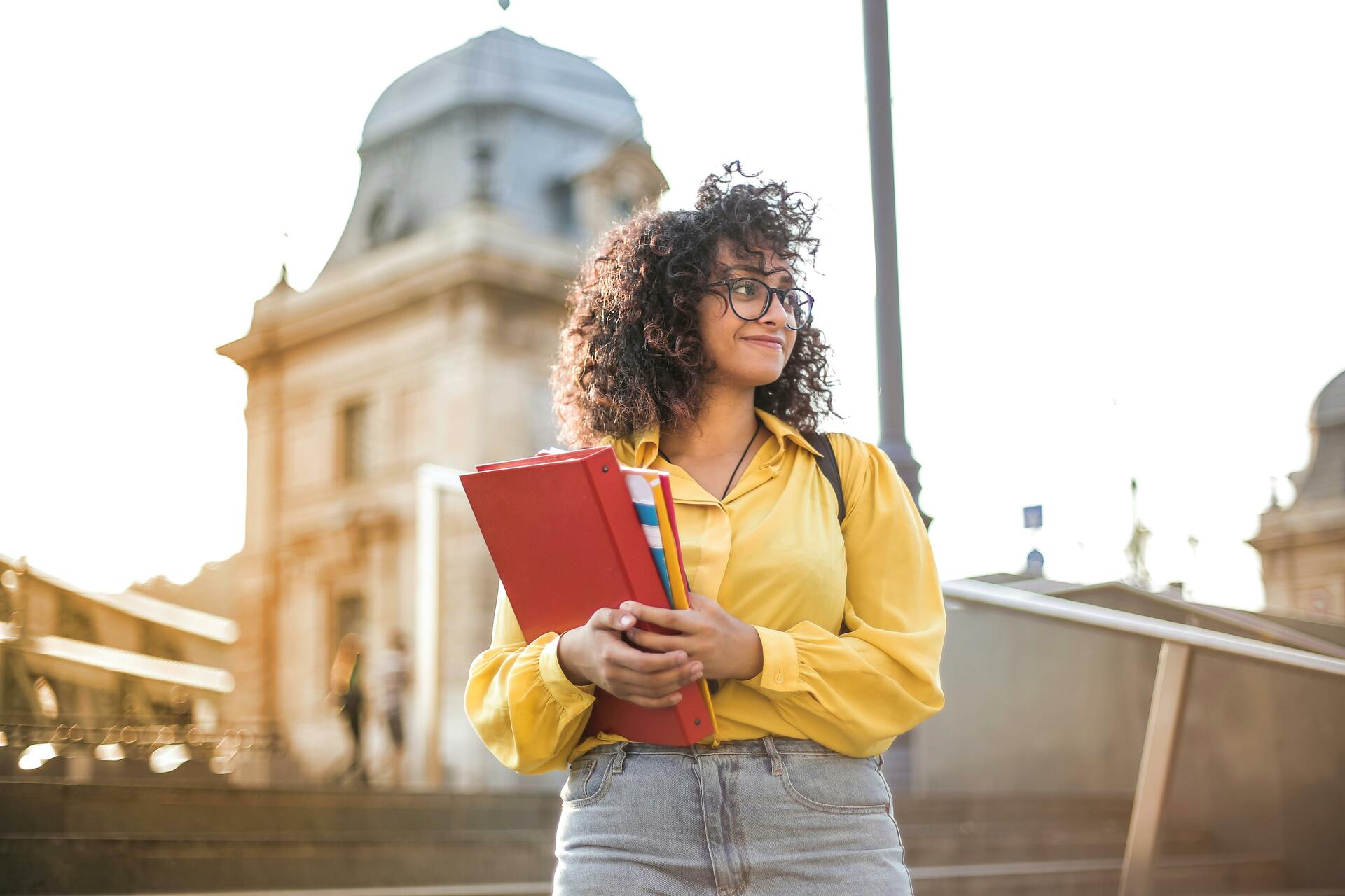 ¿Quieres estudiar en el extranjero? Checa esta convocatoria con colegiatura y apoyo mensual incluidos