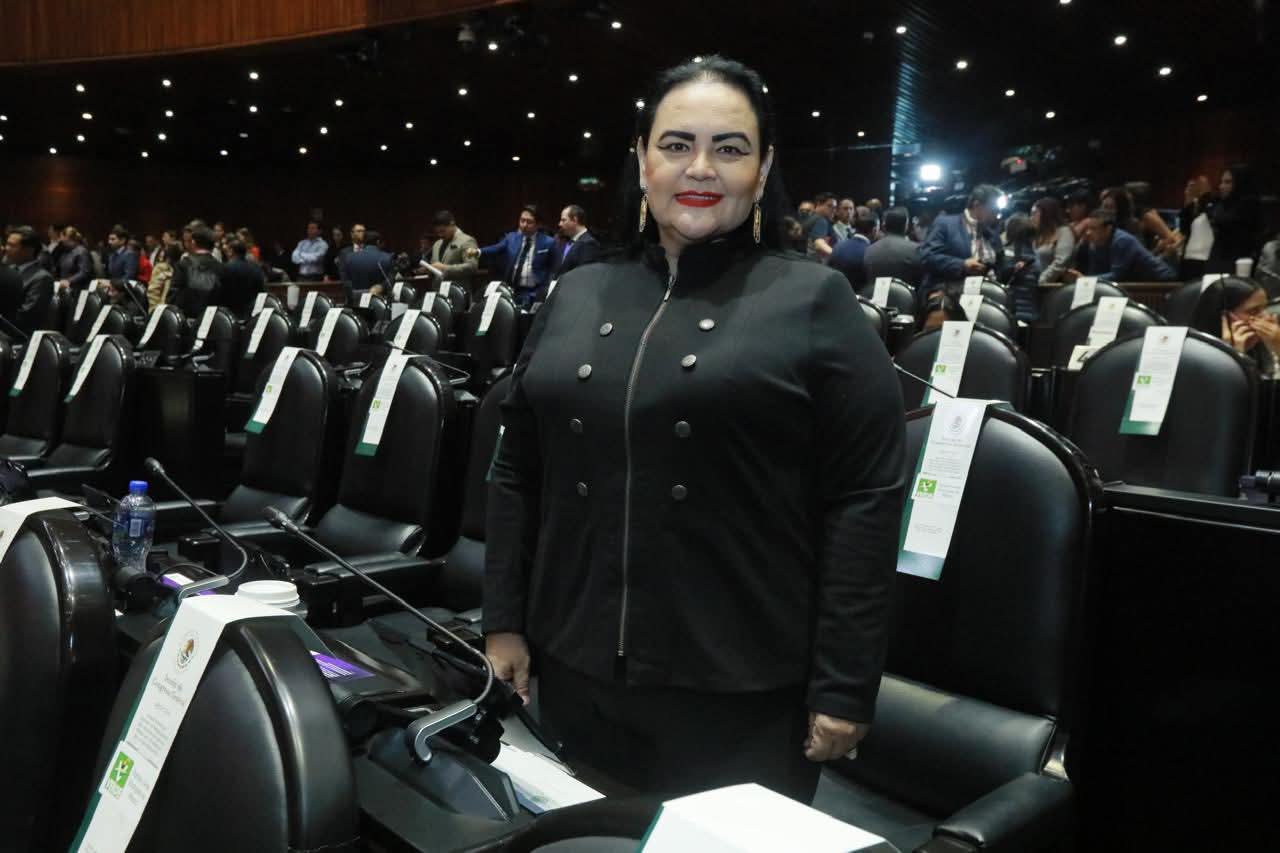 Jaqueline del Río protestó este lunes como diputada federal de Durango