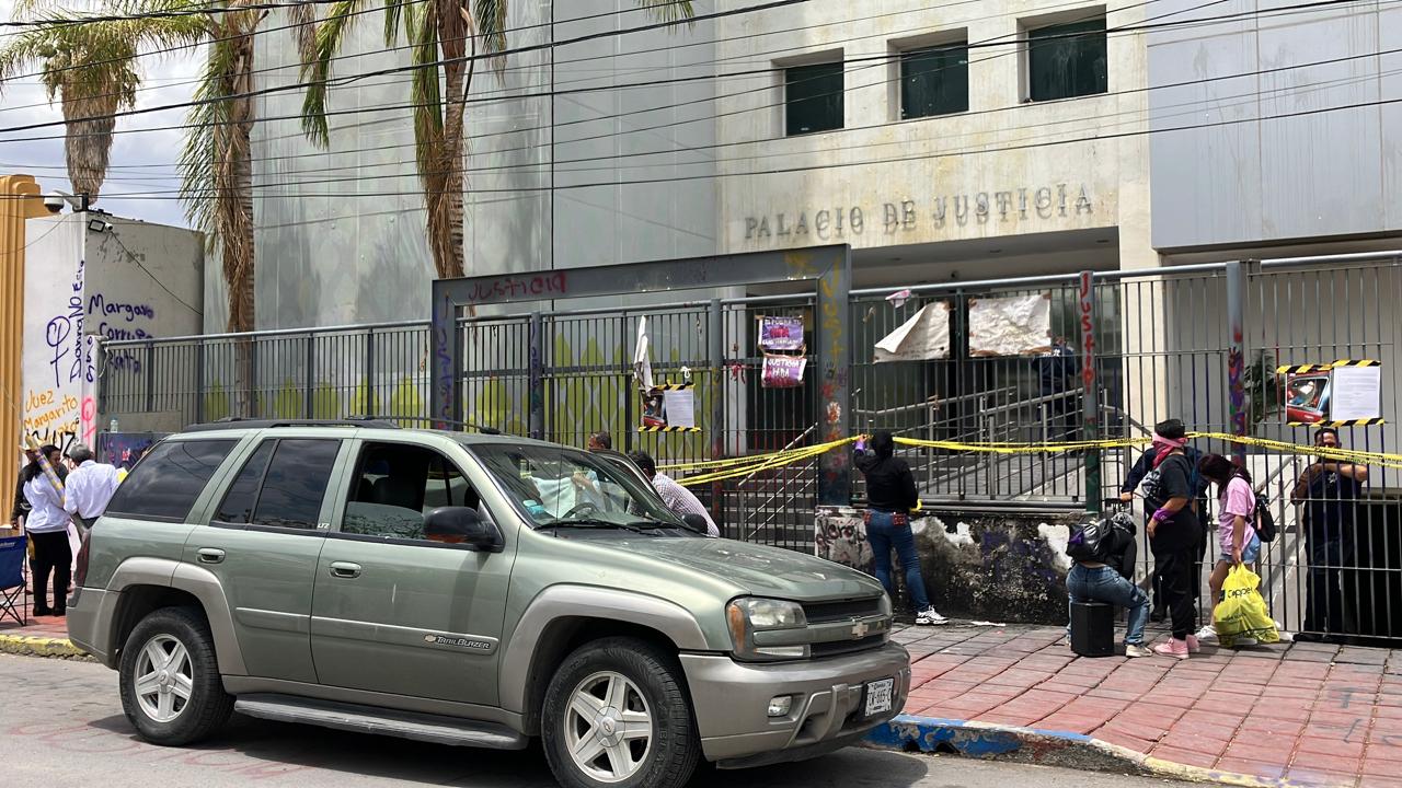 Toman Palacio de Justicia de Gómez Palacio, esta vez en apoyo a un hombre que teme perder su casa