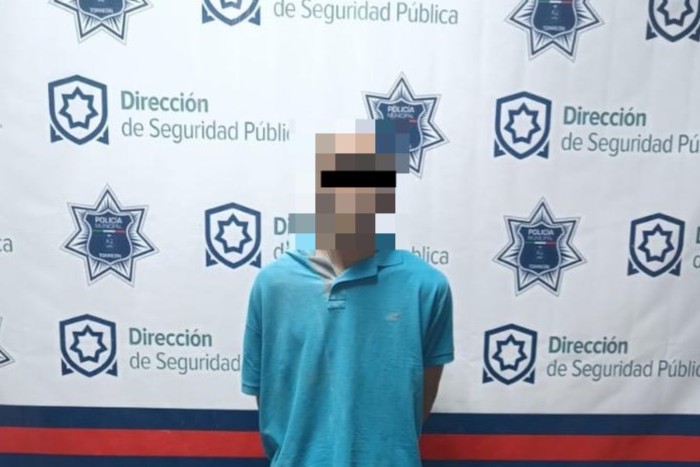Descubren a hombre robando en negocio del sector Norte de Torreón