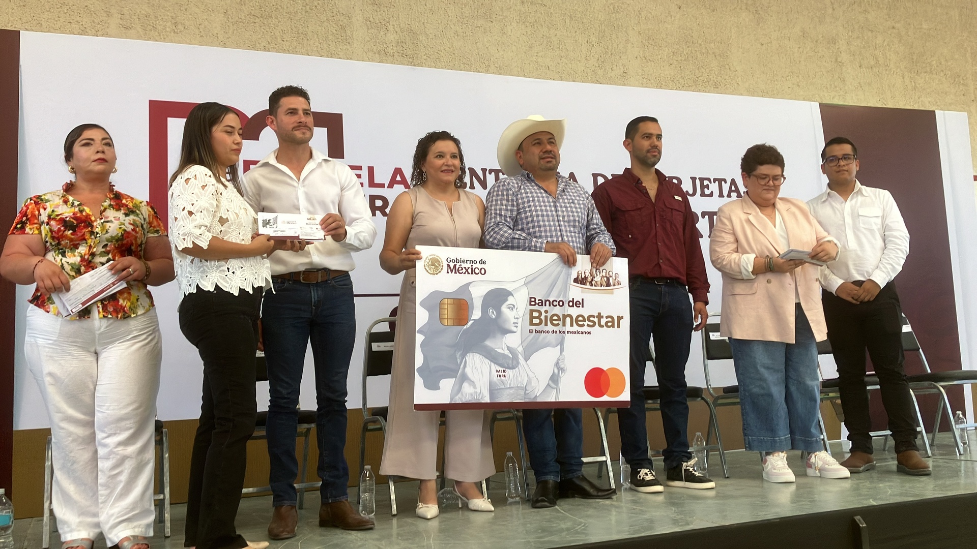 Entregan tarjetas del Programa La Escuela es Nuestra a planteles de Madero y San Pedro