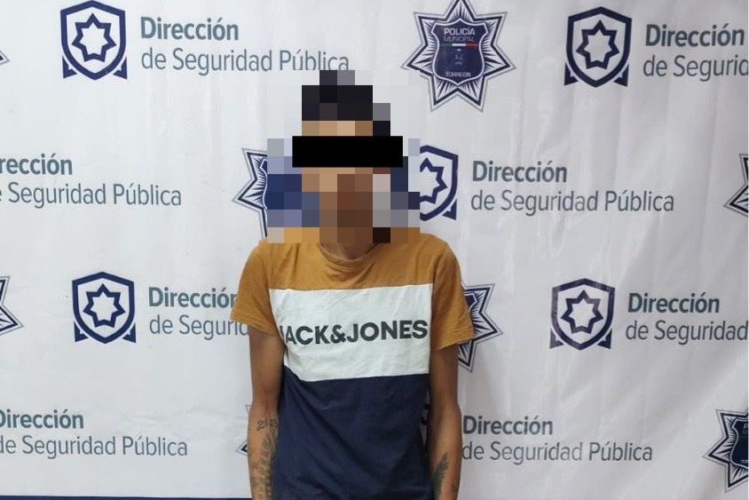 Agentes de la Policía Municipal detienen a hombre señalado por allanamiento y agresión