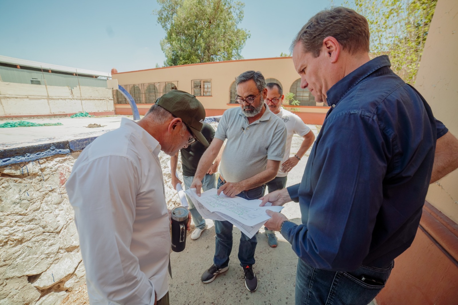 Supervisan avances del futuro Centro Cultural de Torreón frente al Bosque Venustiano Carranza