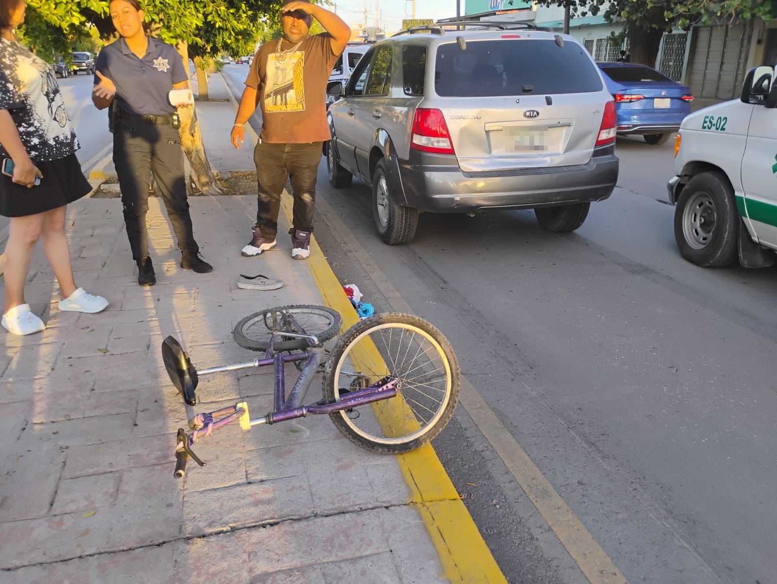 Ciclista termina lesionado tras presuntamente invadir un carril en Torreón