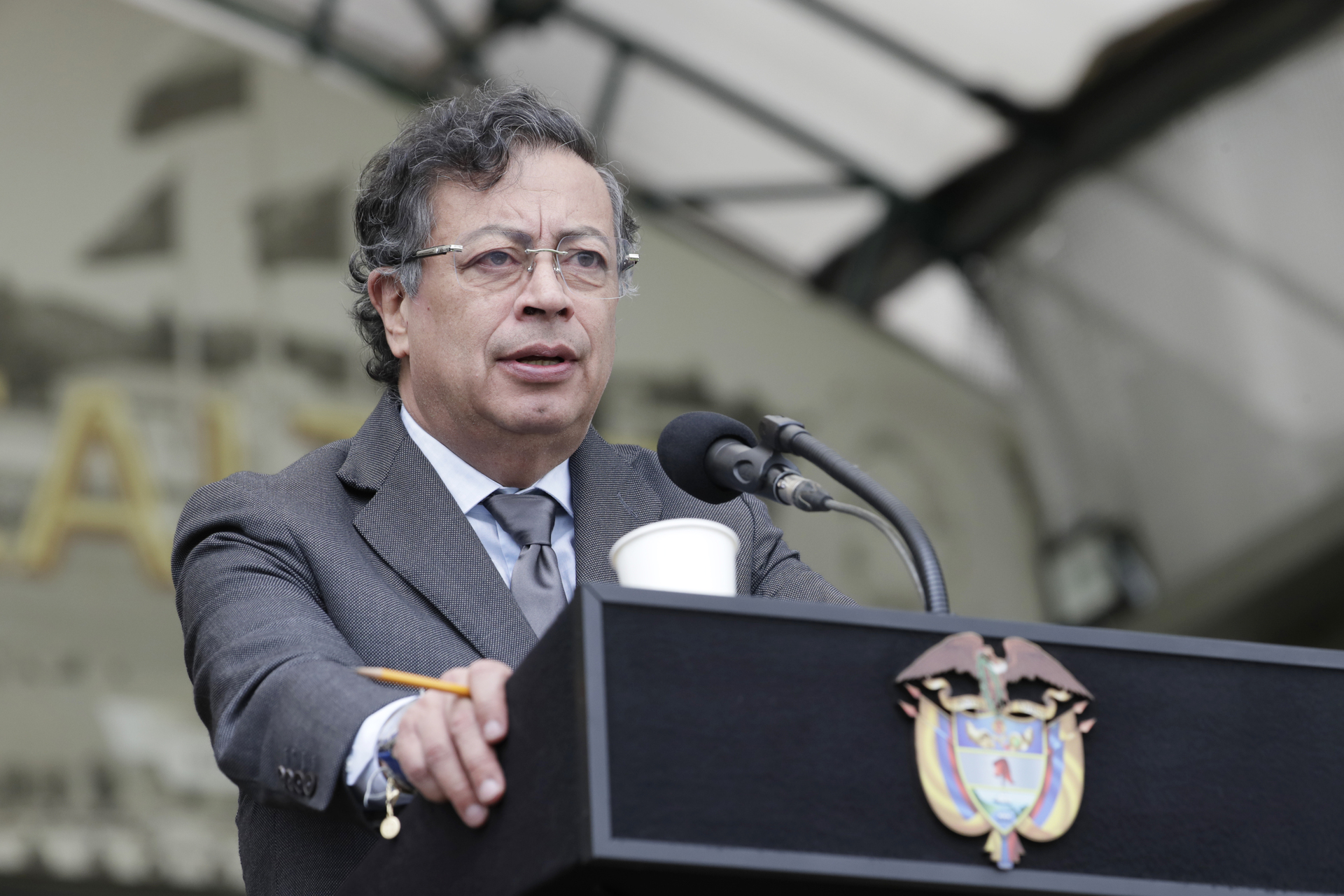 Presidente de Colombia firma ley de reforma laboral, ¿Qué beneficios trae a los trabajadores?
