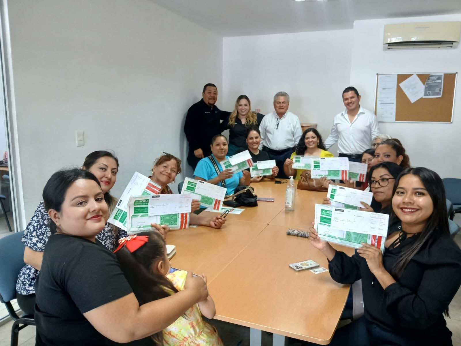Con iniciativa y respaldo solidario, mujeres de Torreón impulsan sus negocios a través de microcréditos