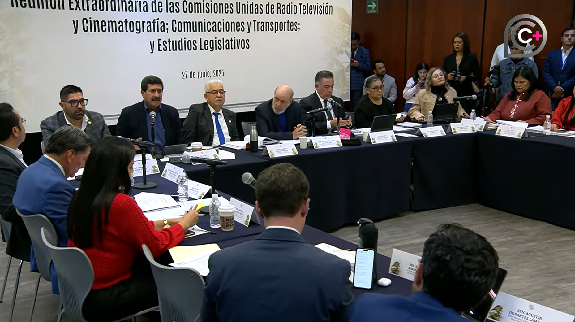 Aprueban reforma a Ley de Telecomunicaciones en comisiones; oposición señala censura y espionaje