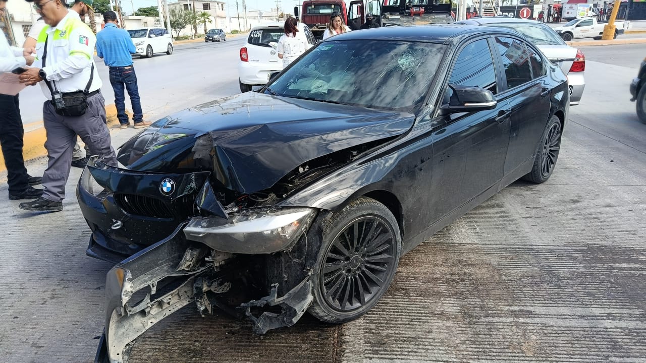 Choque múltiple en puente “Las Vacas” deja daños materiales en Gómez Palacio